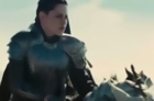 Snow White and the Huntsman (2012): Riding-to-the-castle